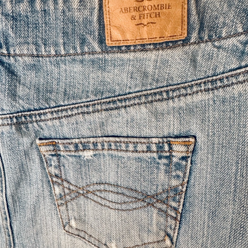 Abercrombie & Fitch Women’s 4 Mini Skirt Distressed Medium Wash Denim Jean - Picture 4 of 7